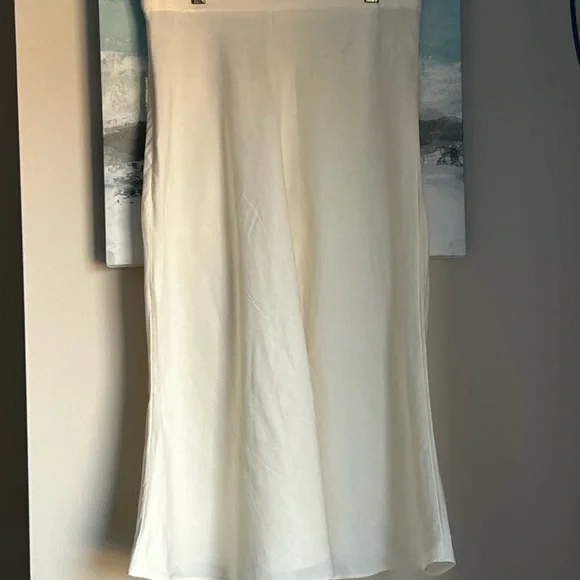 Zara Skirt With Crochet Pockets - Picture 4 of 12